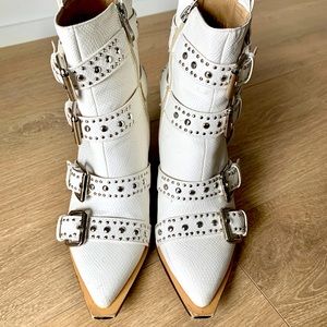 Azalea Wang short boots, studded with buckles
